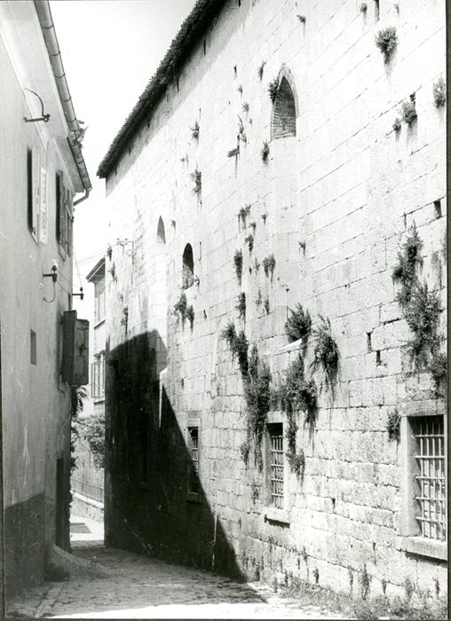 Image description